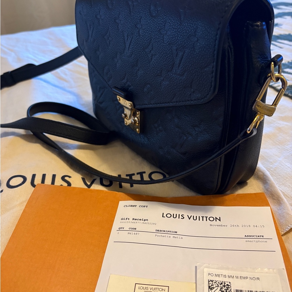 Louis Vuitton Black Women's Bag - Picture 4 of 13